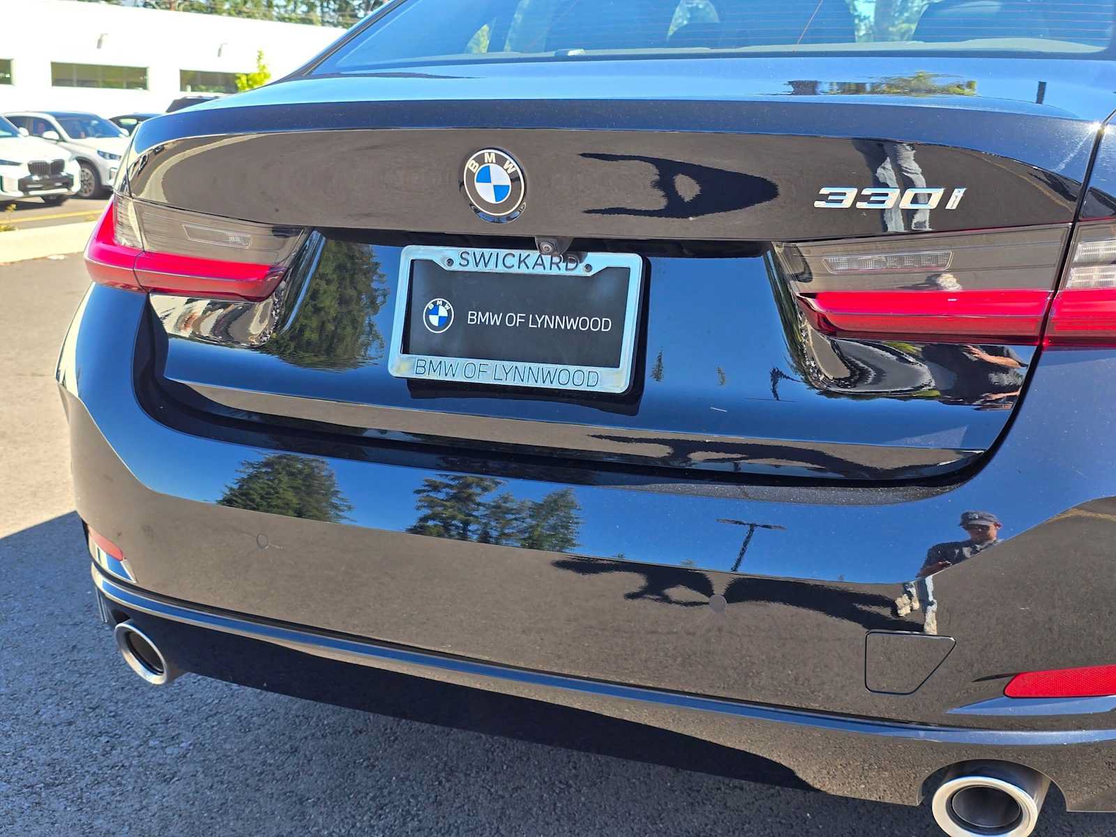 Used 2023 BMW 330i Sedan w/ Parking Assistance Package RWD image 13