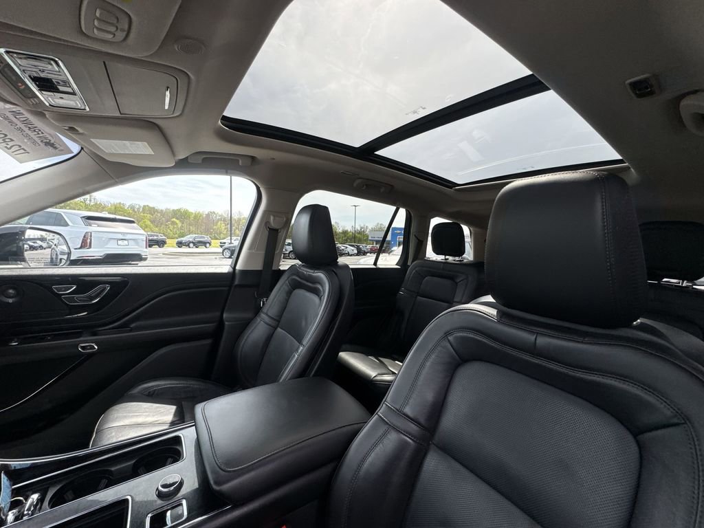 Used 2023 Lincoln Aviator Reserve w/ Jet Appearance Package AWD/4WD image 22