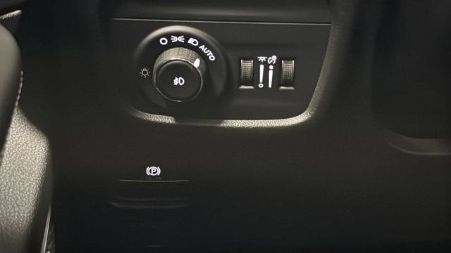 New 2026 Jeep Grand Cherokee Limited w/ Luxury Tech Group II image 37