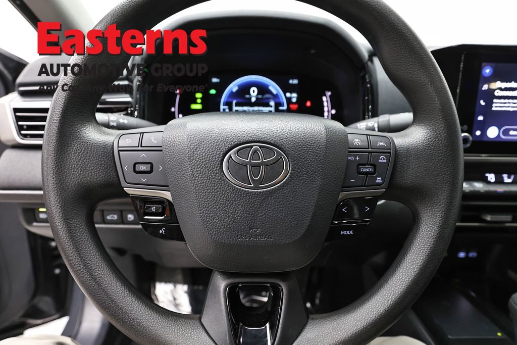 Used 2025 Toyota Camry LE FWD image 10