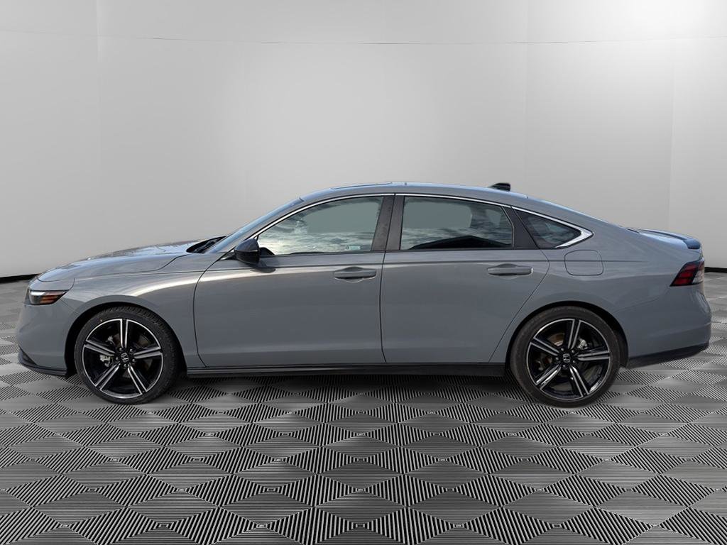 Used 2025 Honda Accord Sport image 6