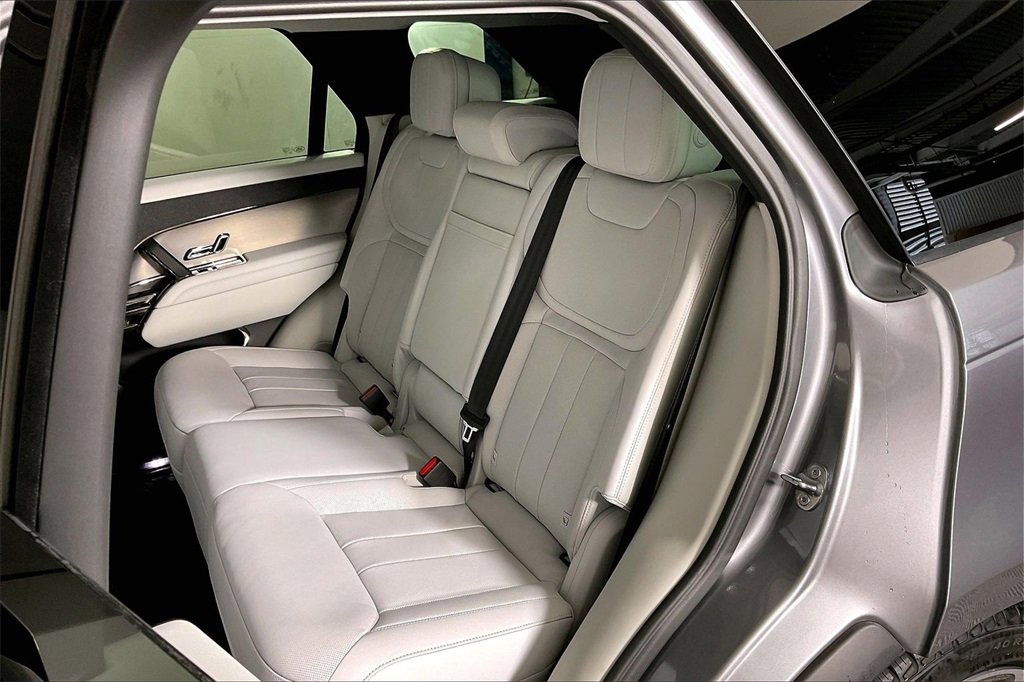 Used 2023 Land Rover Range Rover Sport SE image 25