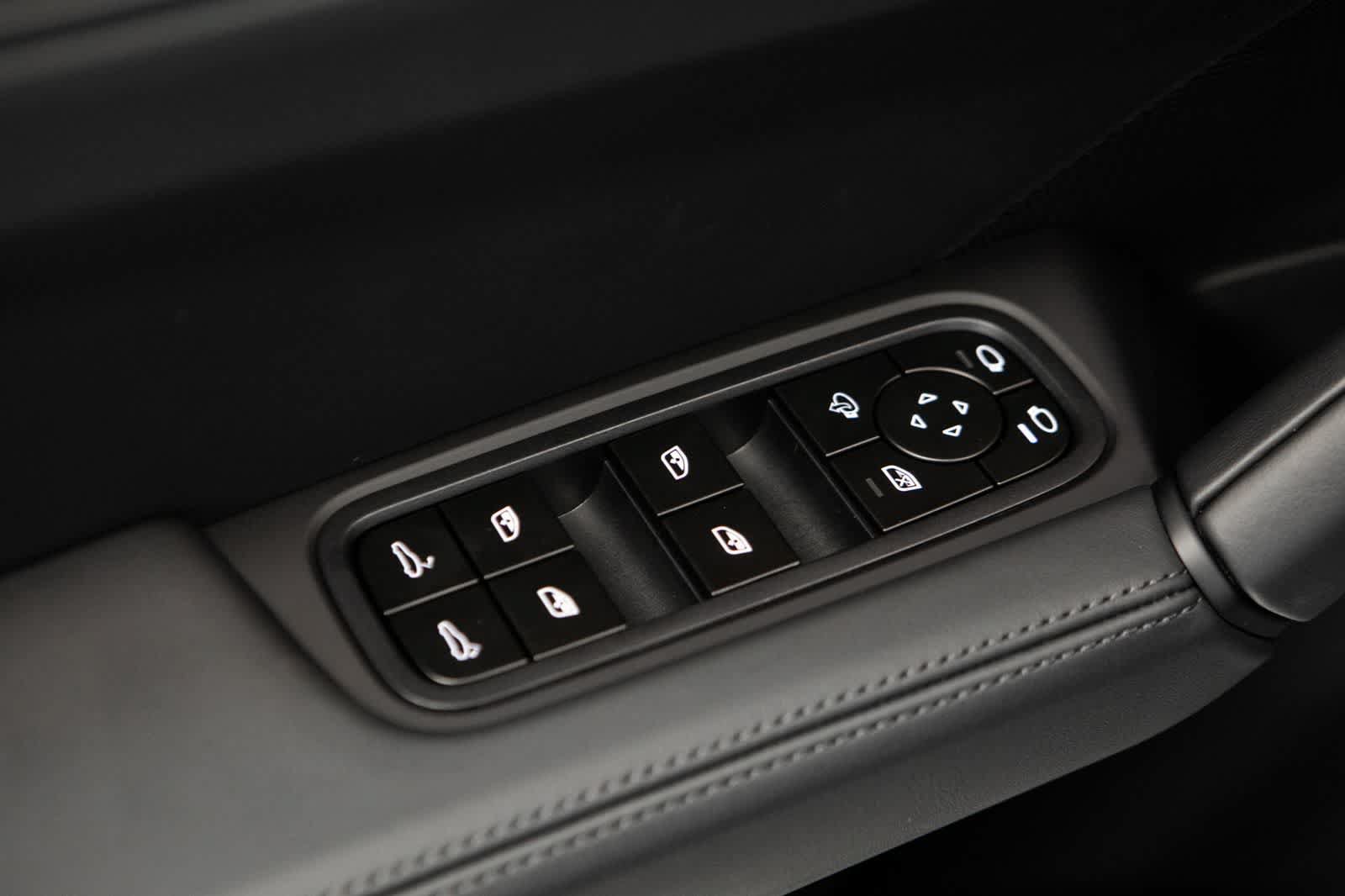 New 2026 Porsche Cayenne GTS AWD/4WD image 20