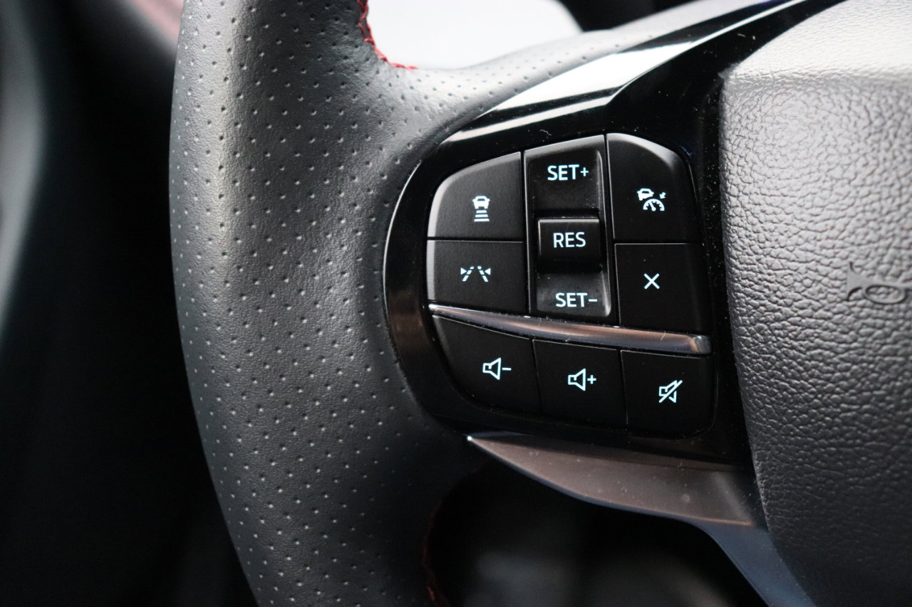 Used 2025 Ford Explorer ST-Line image 32