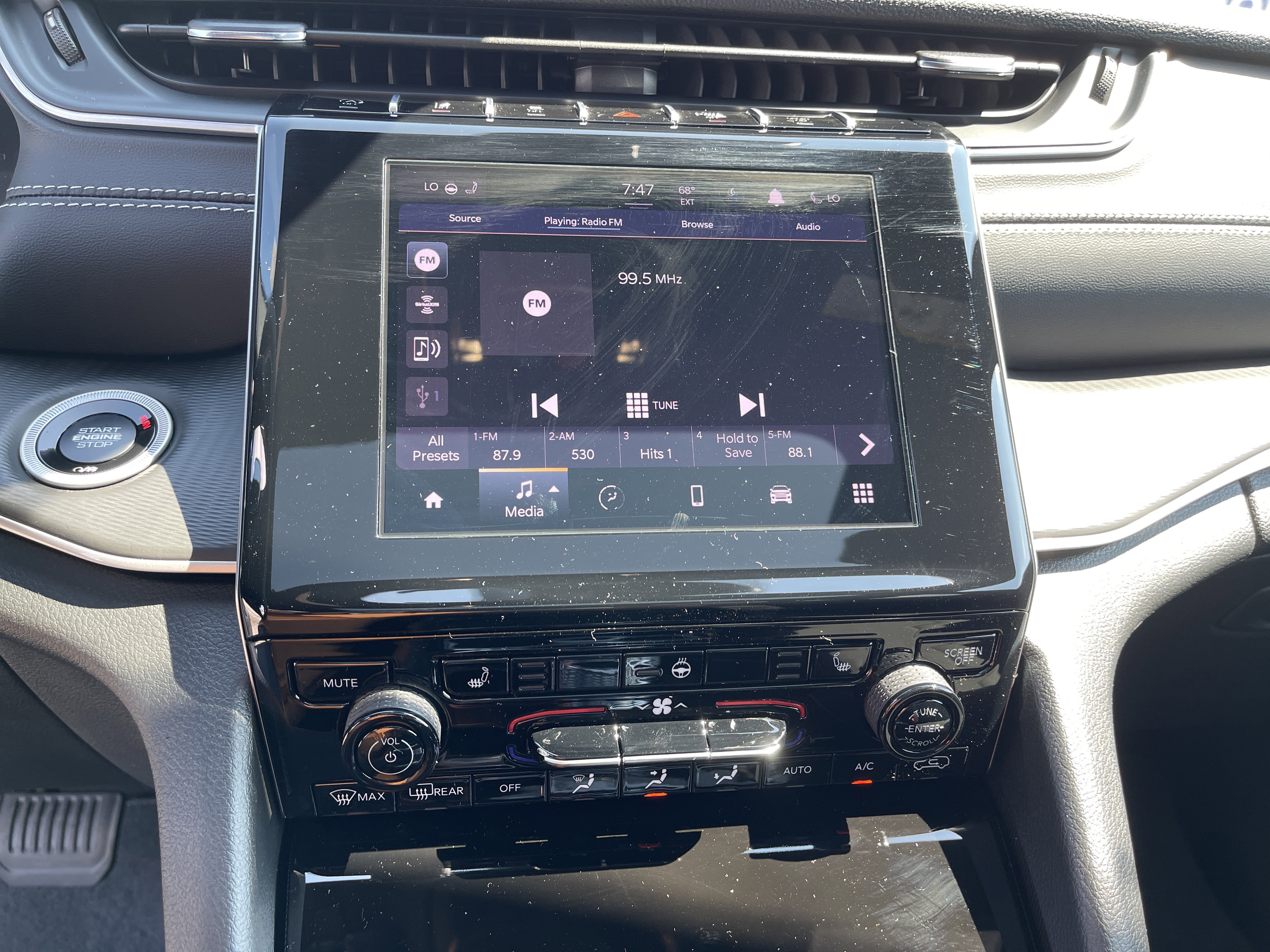 New 2025 Jeep Grand Cherokee Altitude image 23