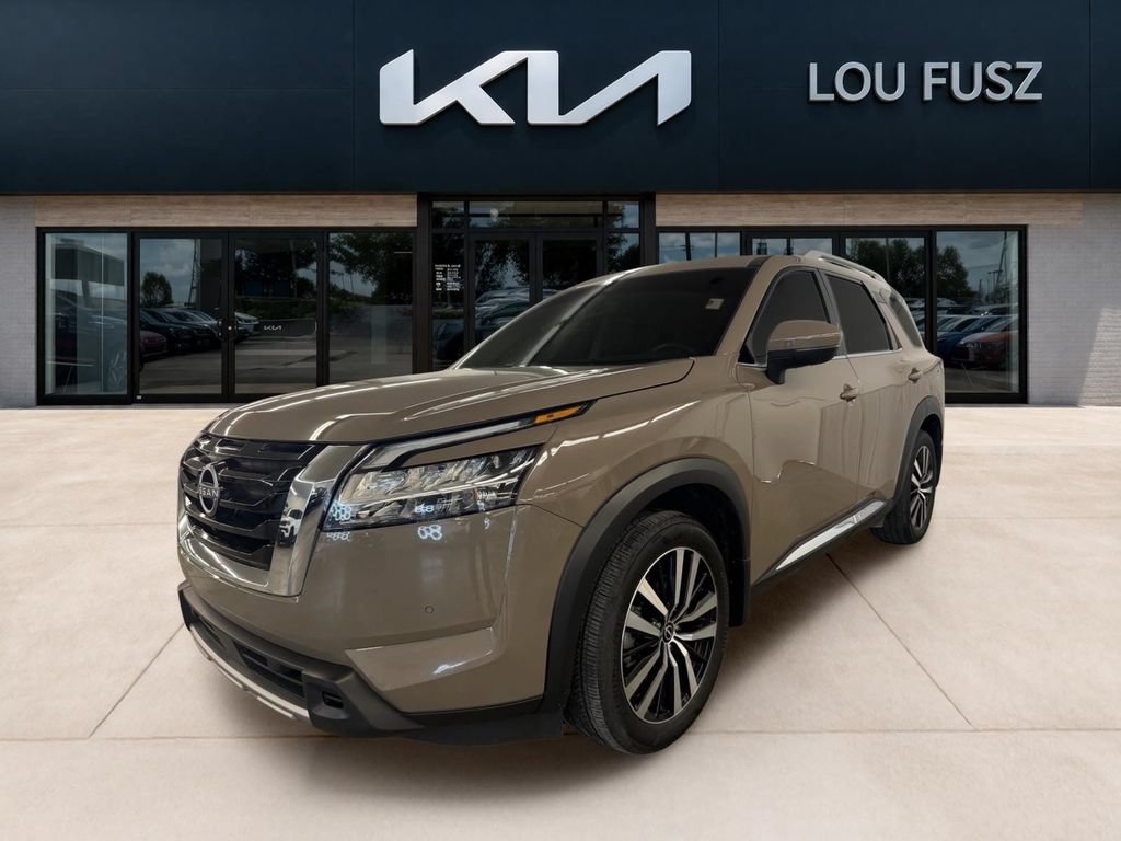 Used 2023 Nissan Pathfinder Platinum AWD/4WD image 1