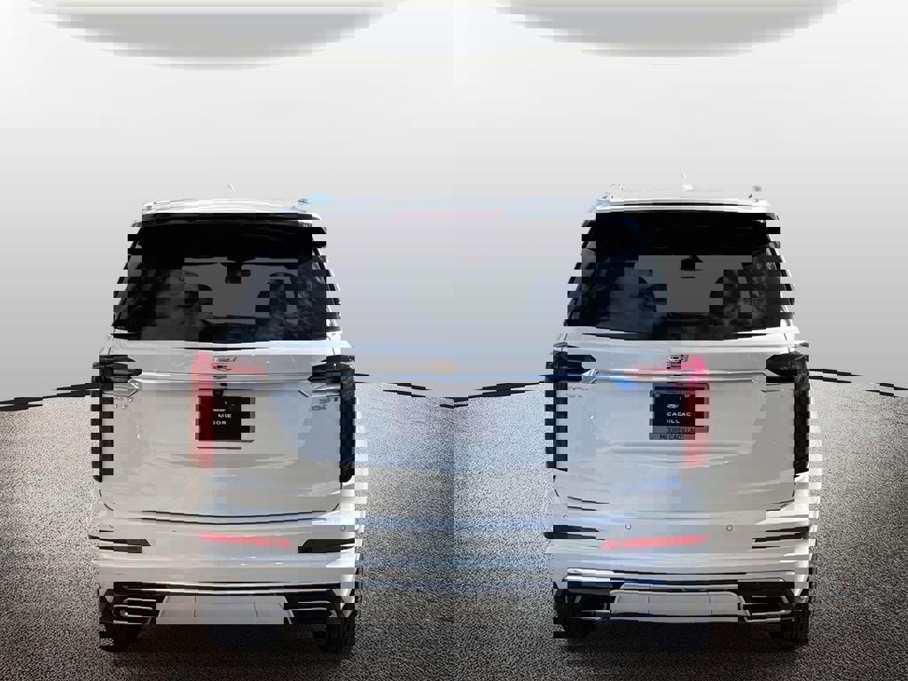 New 2025 Cadillac XT6 Luxury image 3