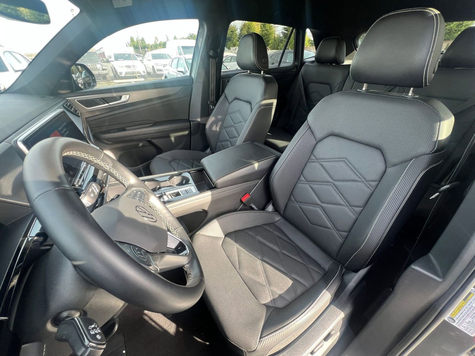 Used 2025 Volkswagen Atlas Cross Sport SE image 36