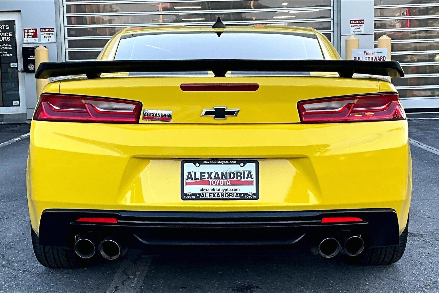 Used 2018 Chevrolet Camaro LT w/ Technology Package RWD image 4