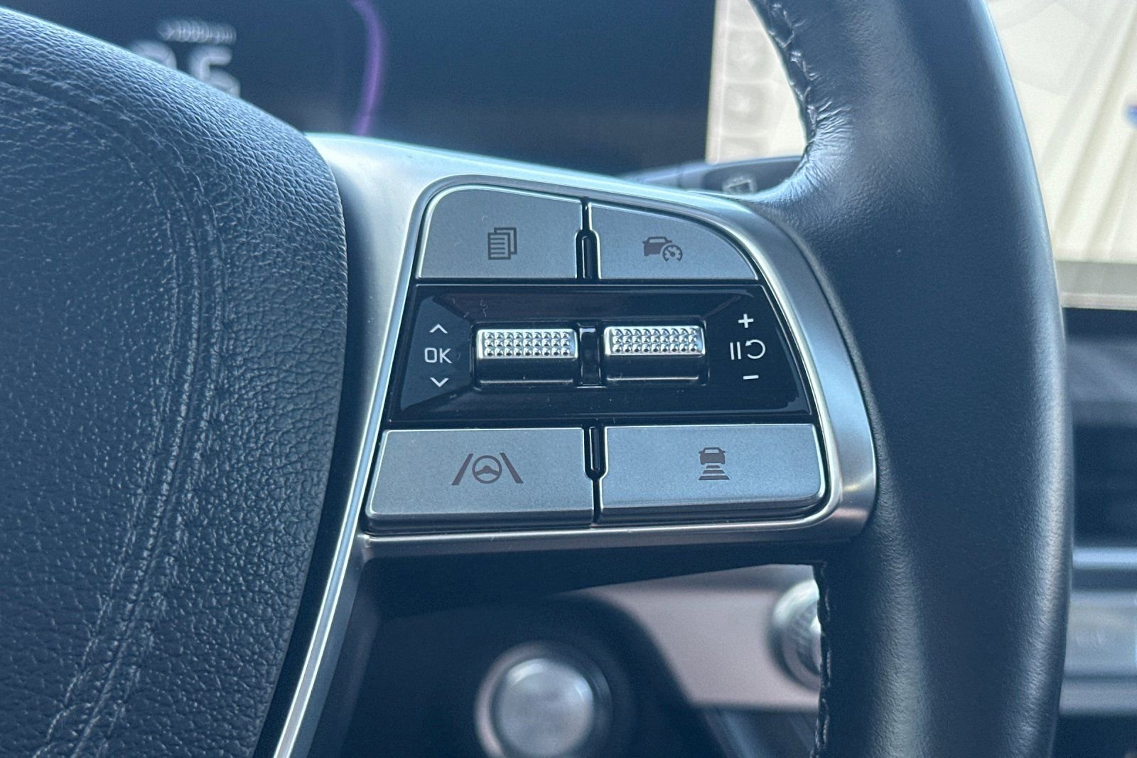 Used 2024 Kia Telluride EX image 41