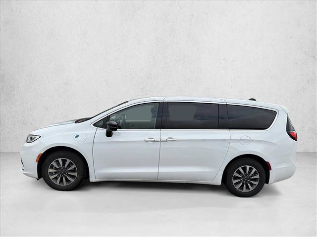 Used 2024 Chrysler Pacifica Limited FWD image 5