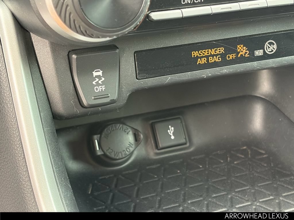 Used 2021 Toyota RAV4 LE w/ Carpet Mat Package (TMS) FWD image 26