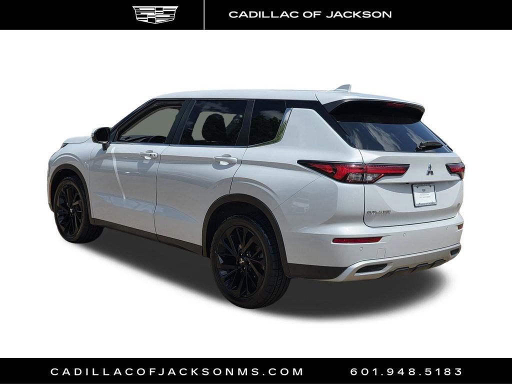 Used 2023 Mitsubishi Outlander SE image 7