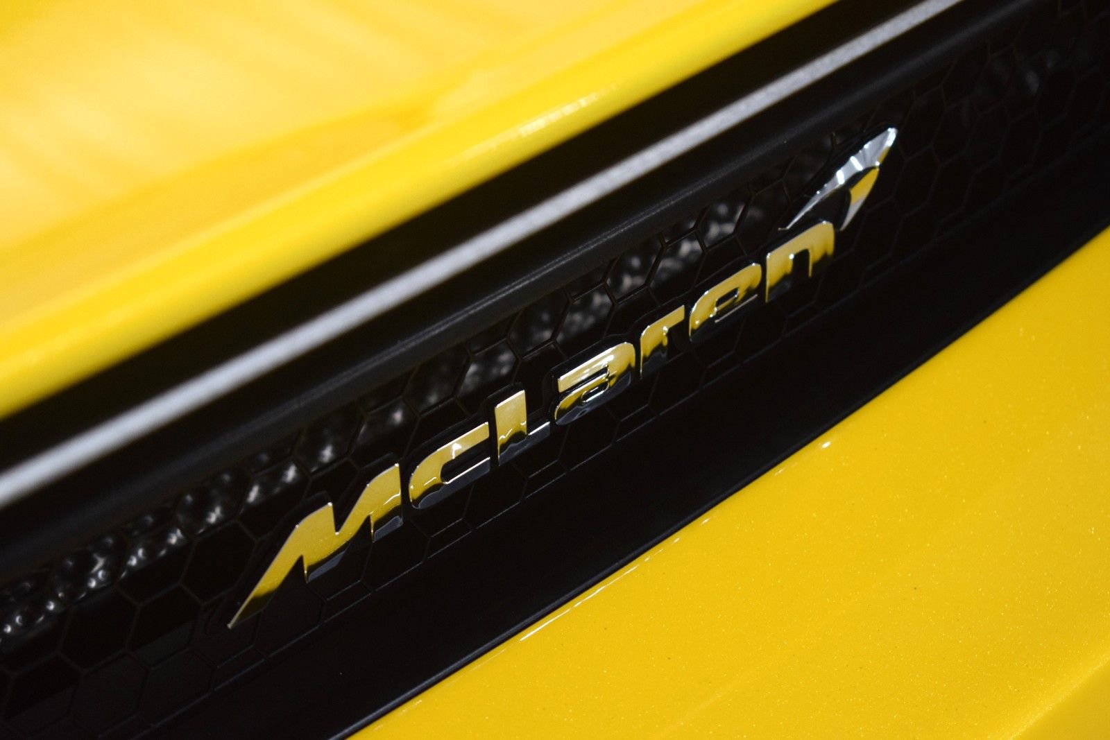 Used 2020 McLaren 720S Performance RWD image 12