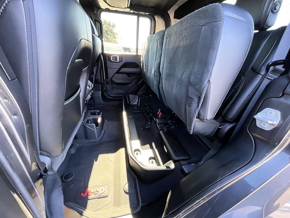Used 2021 Jeep Gladiator Overland w/ Uconnect 4C Nav & Sound Group AWD/4WD image 32
