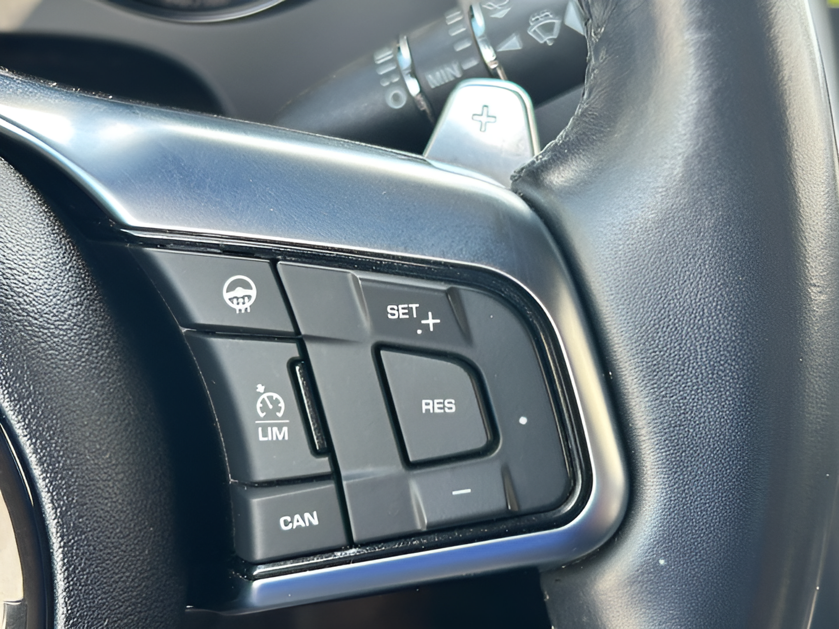 Used 2019 Jaguar F-TYPE Coupe RWD image 19