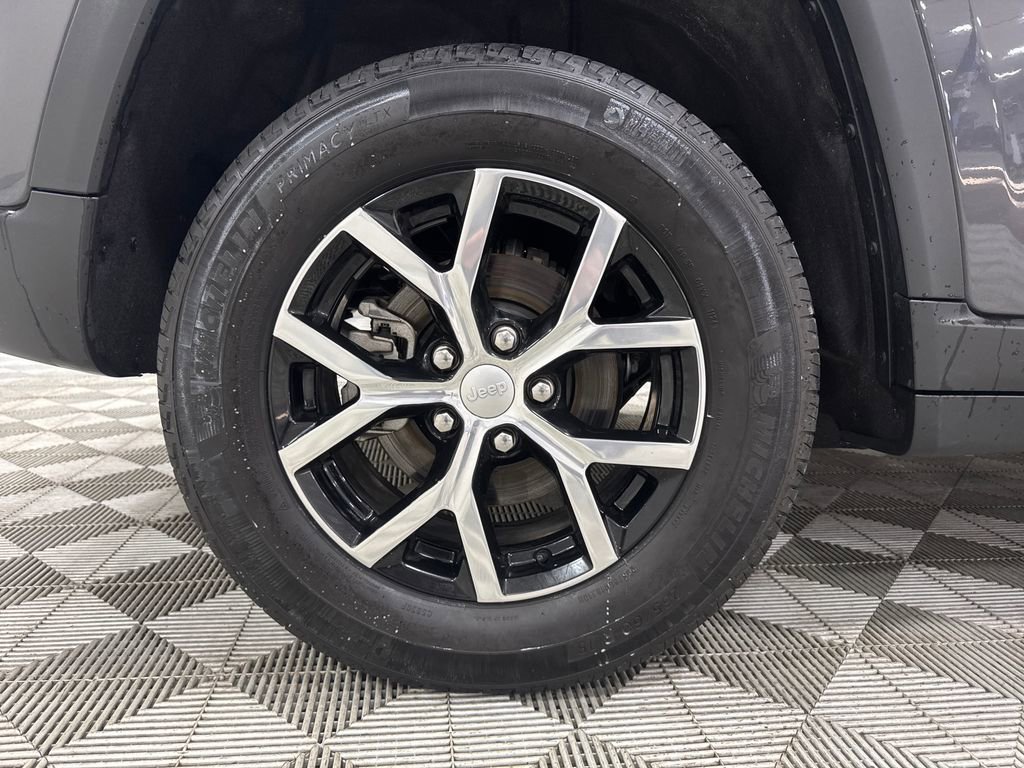 Used 2024 Jeep Grand Cherokee Limited AWD/4WD image 49