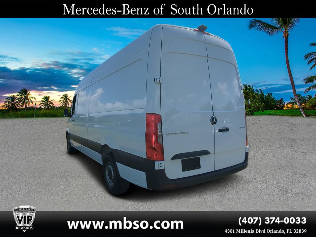 Used 2025 Mercedes-Benz Sprinter 2500 image 16