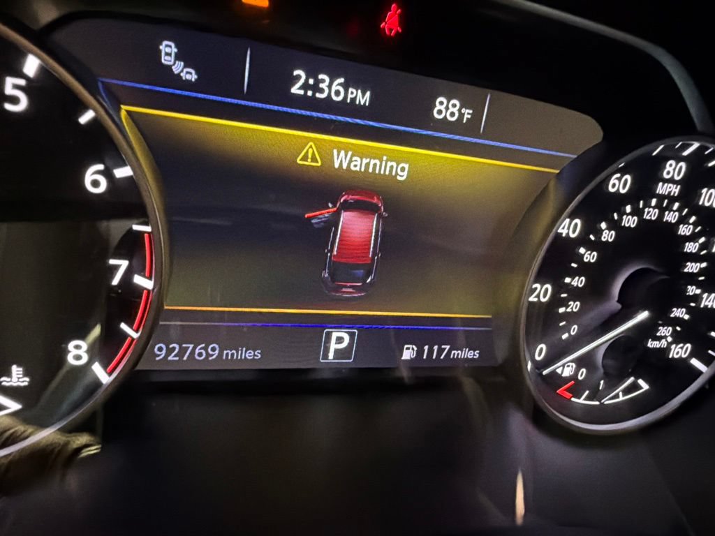 Used 2018 Nissan Murano SL w/ Moonroof Package AWD/4WD image 3