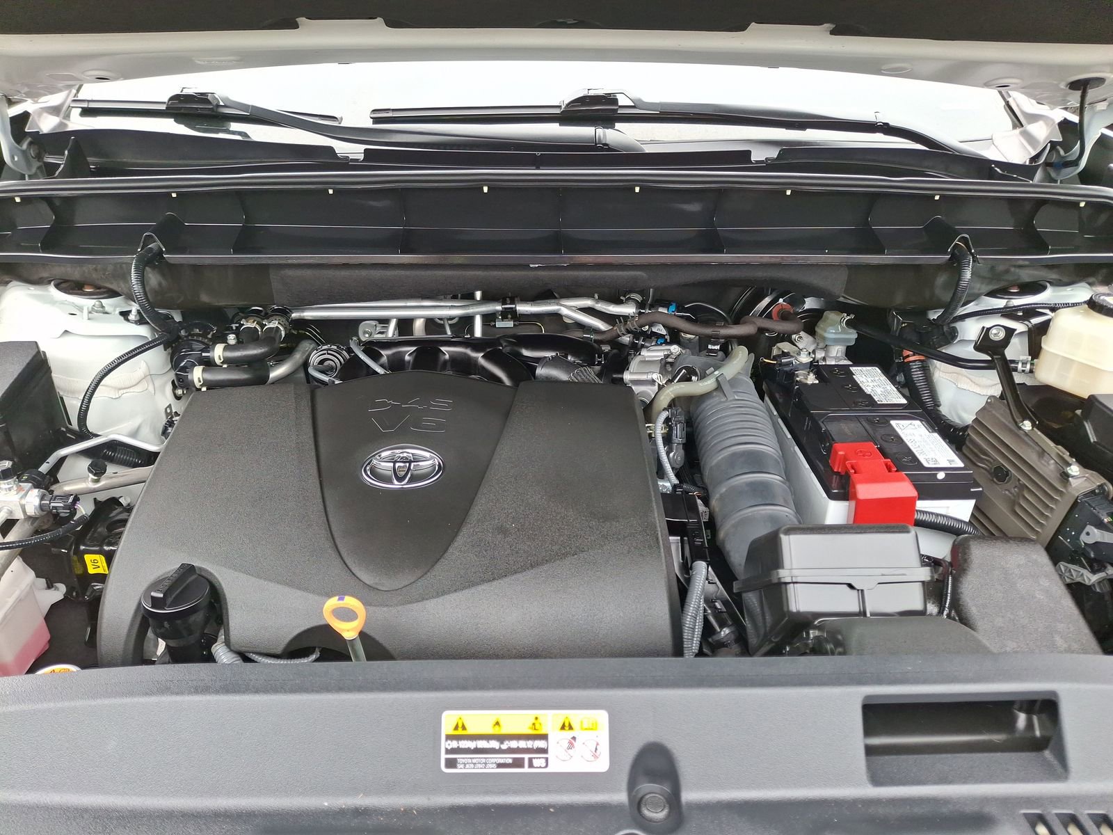 Used 2022 Toyota Highlander LE AWD/4WD image 25