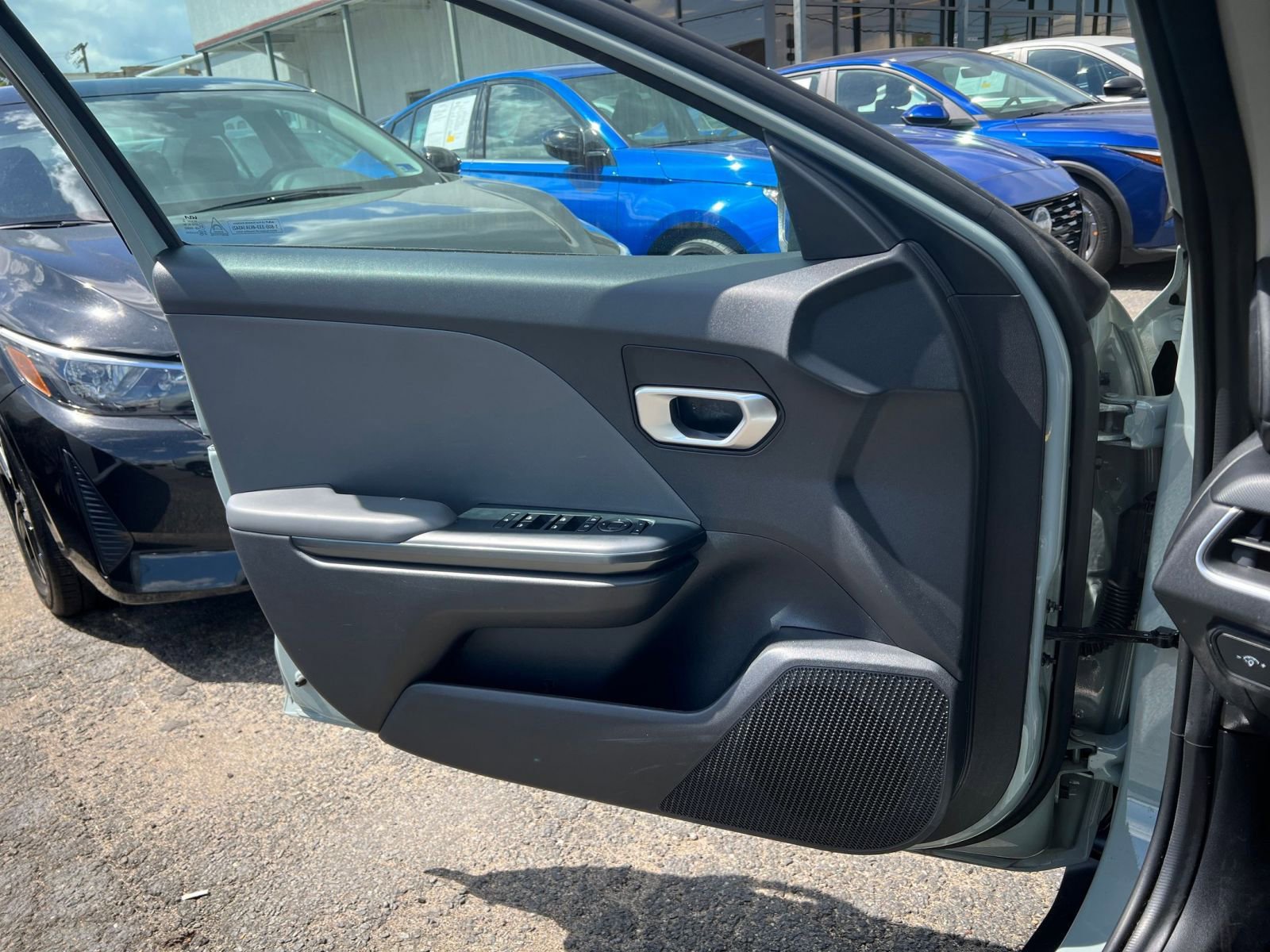 Used 2025 Kia K4 LXS FWD image 18