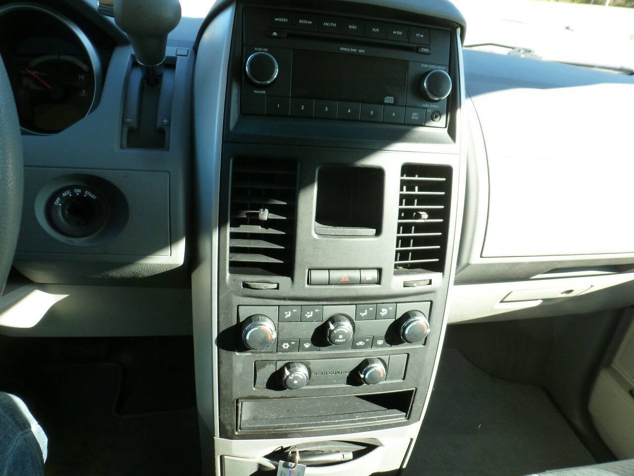 Used 2010 Dodge Grand Caravan SE w/ Climate Group image 13