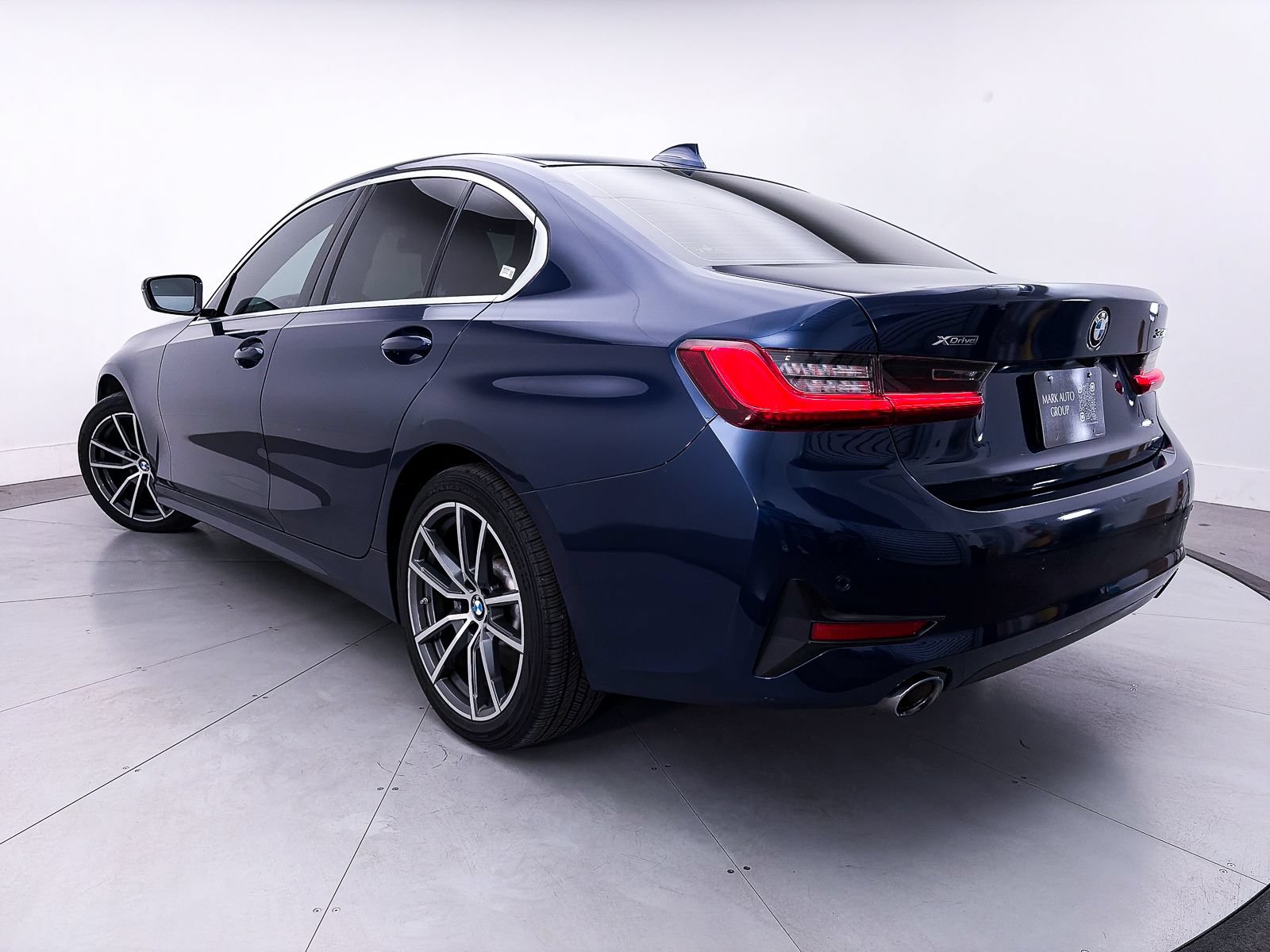 Used 2020 BMW 330i xDrive Sedan w/ Convenience Package AWD/4WD image 2