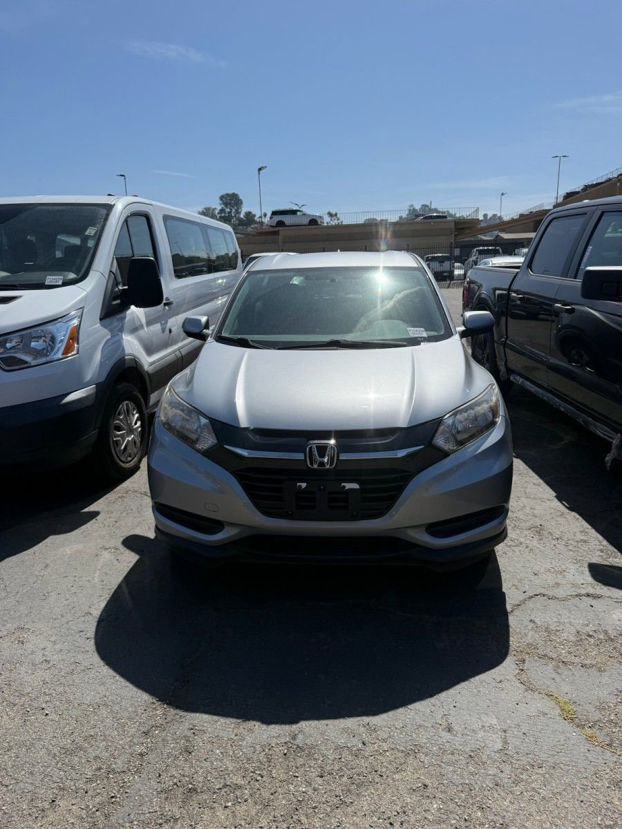 Used 2017 Honda HR-V LX image 2