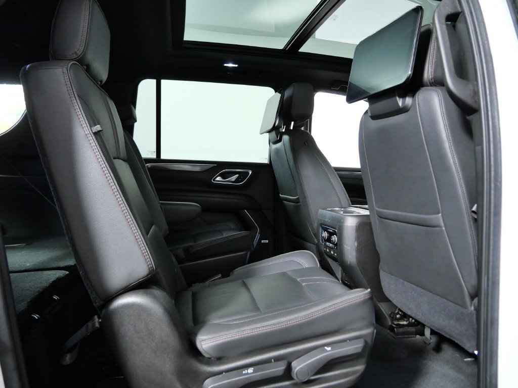 Used 2021 Chevrolet Suburban RST w/ Luxury Package AWD/4WD image 13