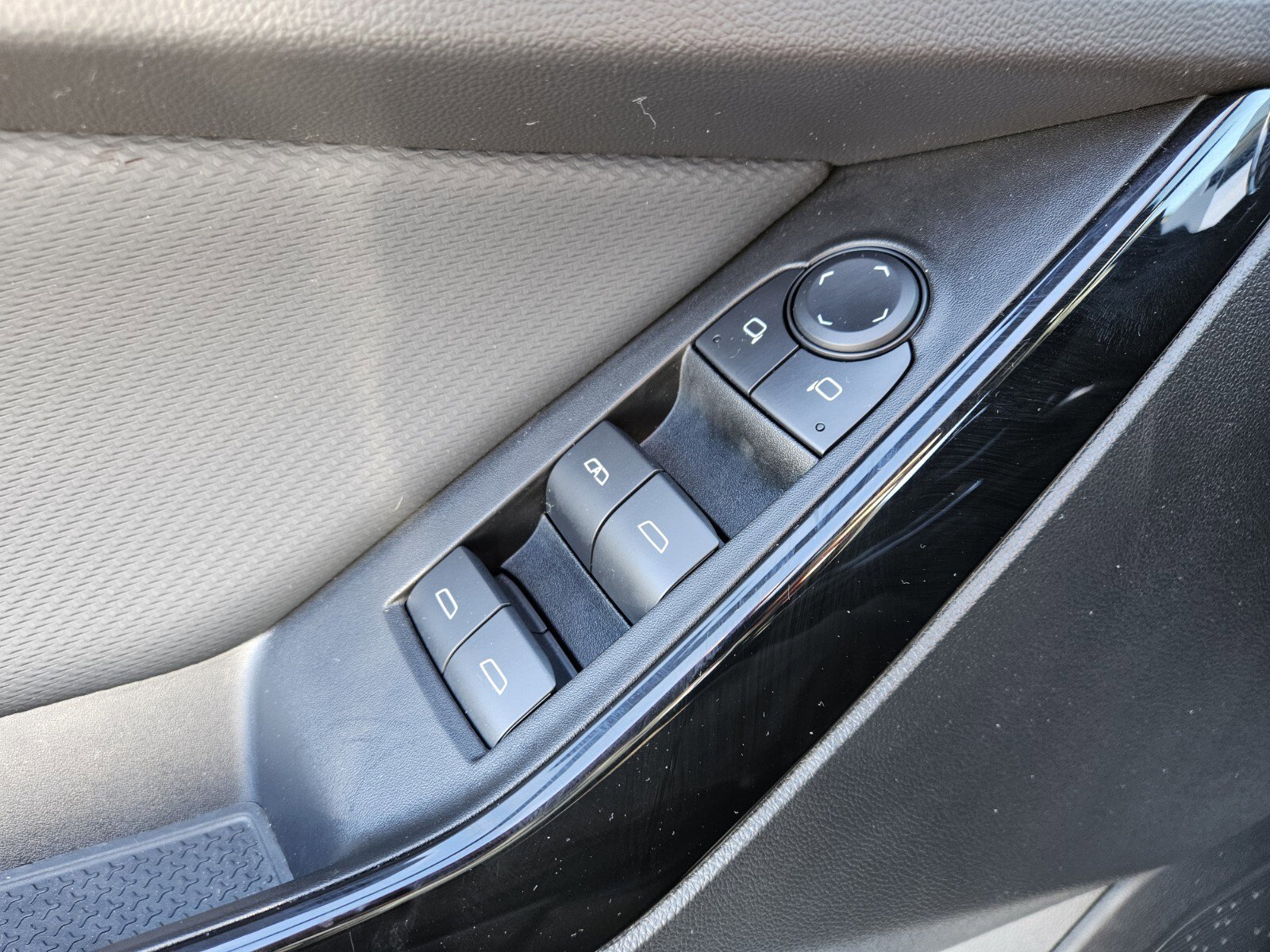 Used 2025 Chevrolet Equinox LT image 31