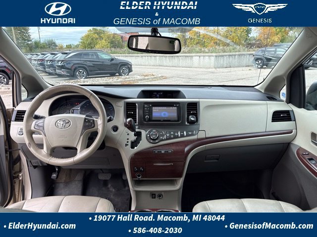 Used 2014 Toyota Sienna XLE FWD image 13