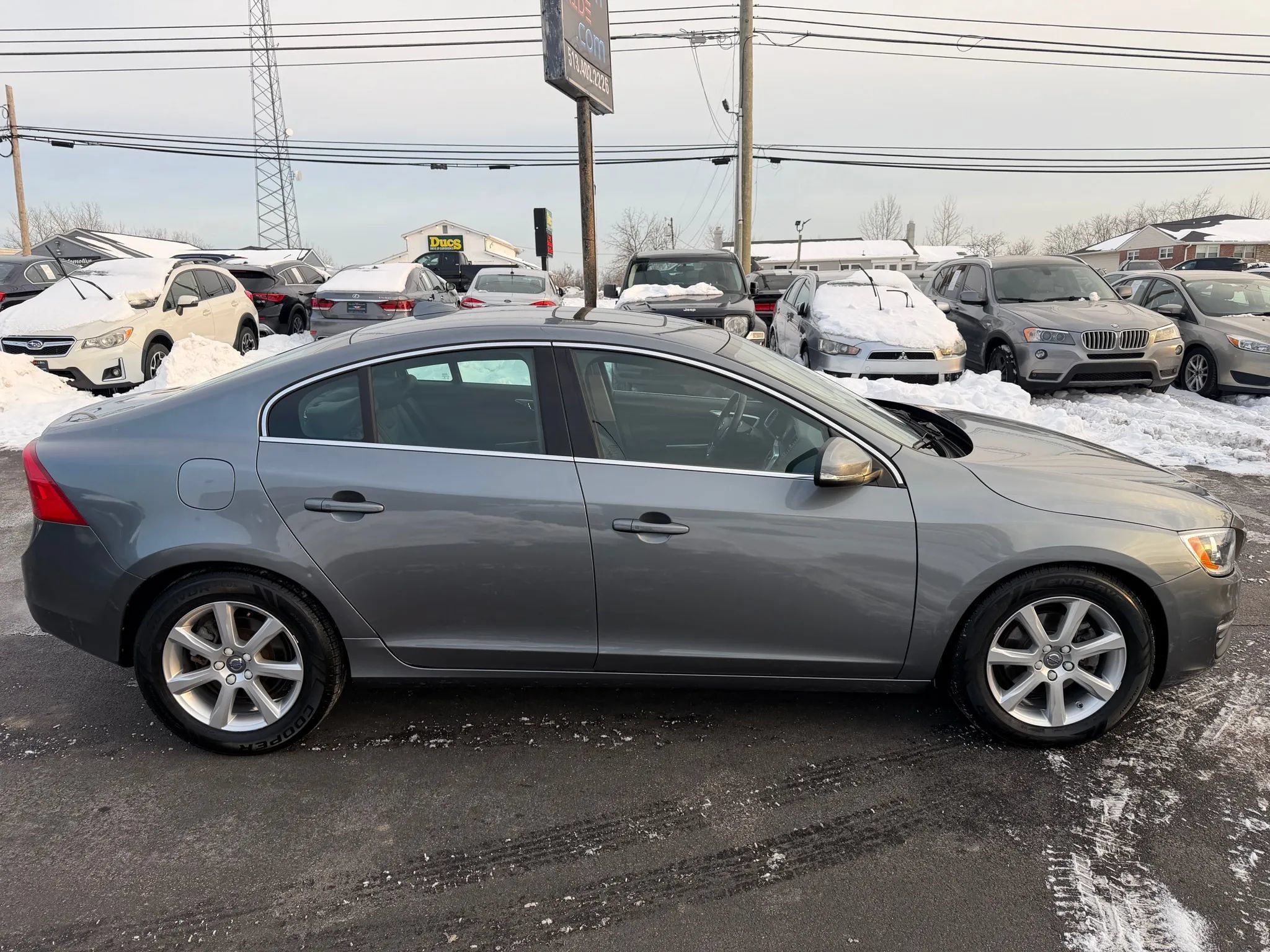 Used 2016 Volvo S60 T5 Premier FWD image 2