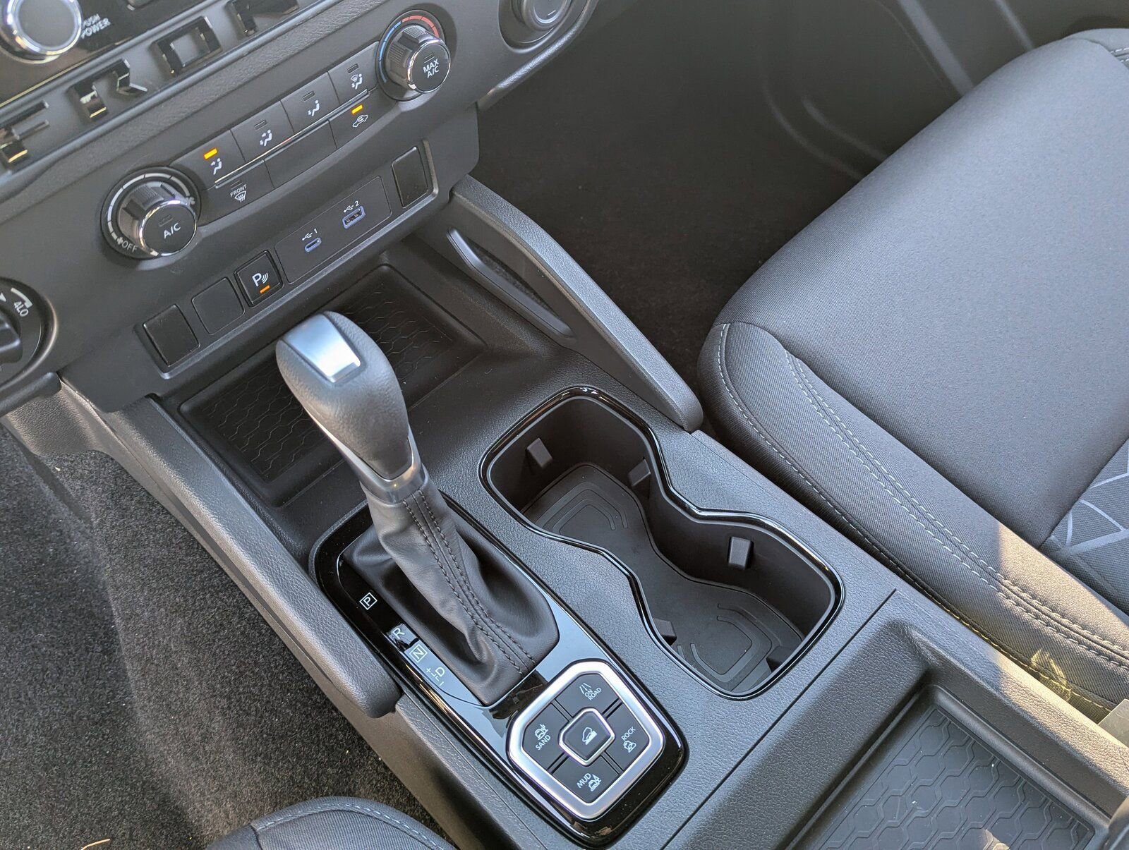 New 2026 Nissan Frontier SV w/ Tow Package AWD/4WD image 17