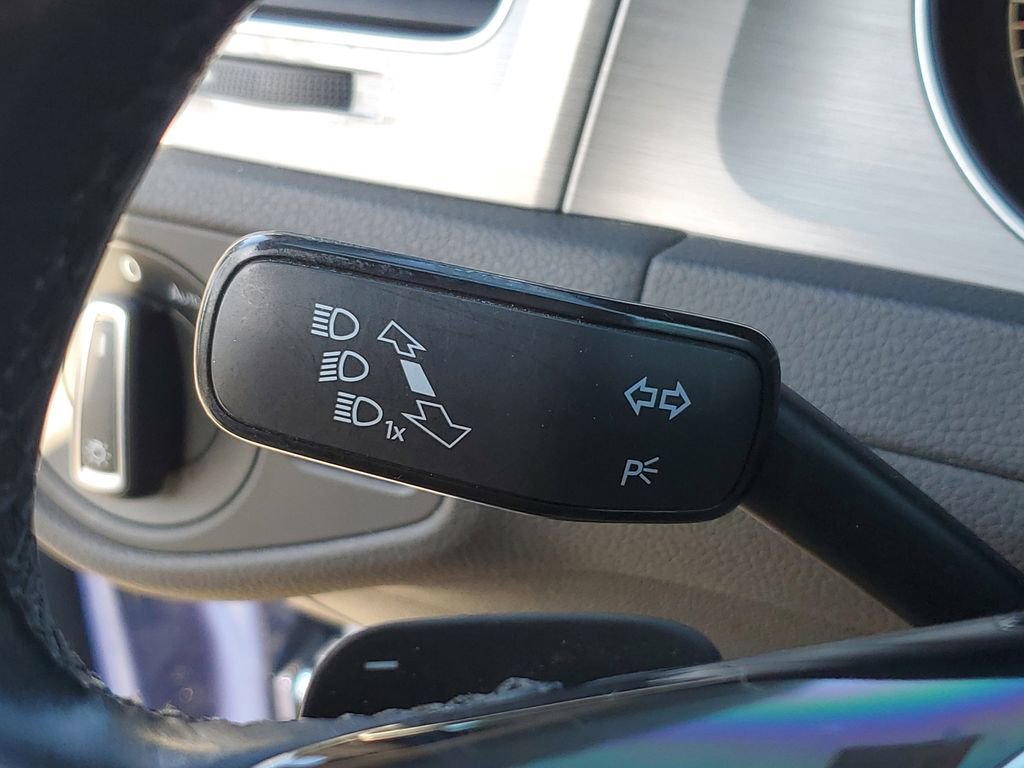 Used 2017 Volkswagen Golf S image 21