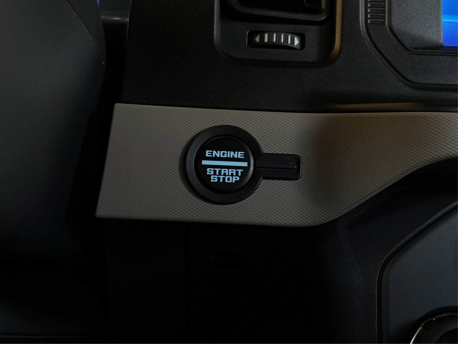 Used 2023 Ford Bronco Wildtrak image 26