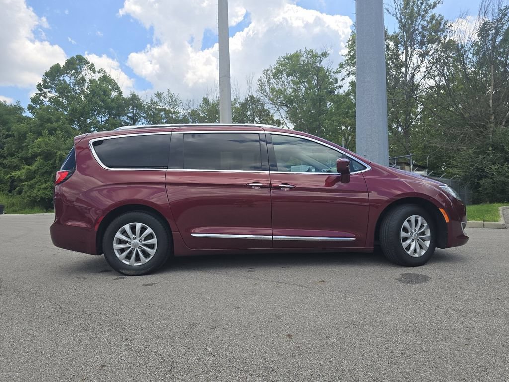Used 2018 Chrysler Pacifica Touring-L Plus FWD image 15