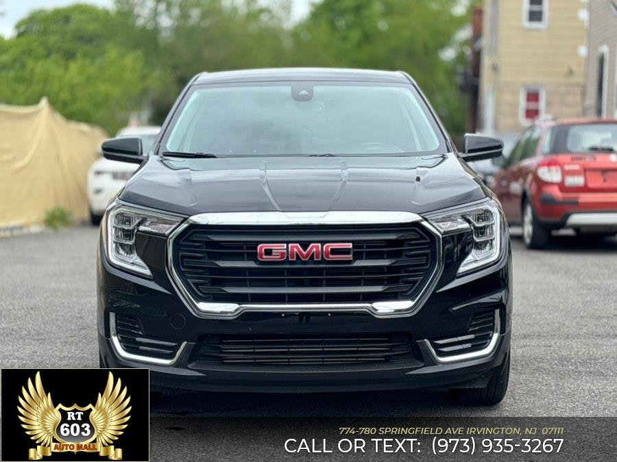Used 2024 GMC Terrain SLE AWD/4WD image 2