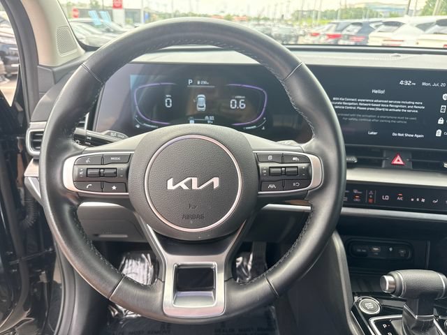 Used 2025 Kia Sportage EX FWD image 16