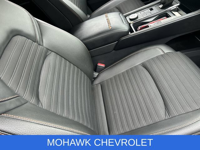 Used 2025 Nissan Pathfinder Rock Creek AWD/4WD image 27
