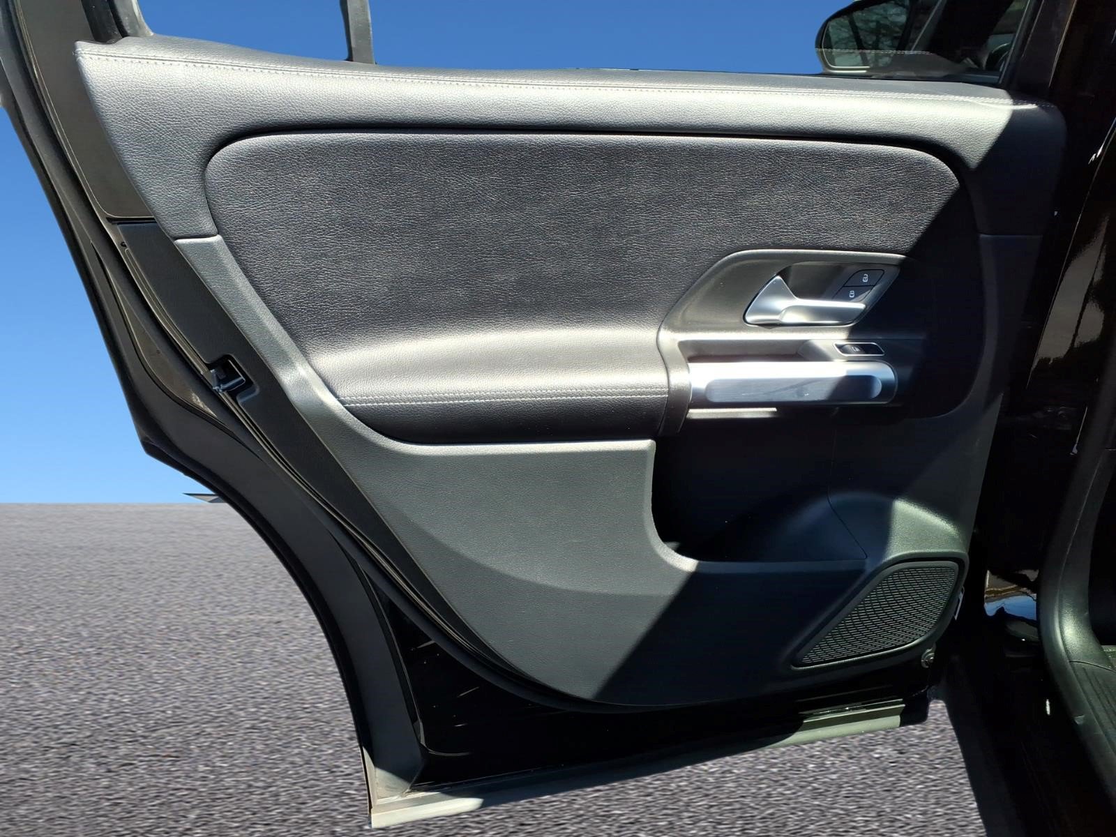 Certified 2022 Mercedes-Benz GLB 250 4MATIC image 17