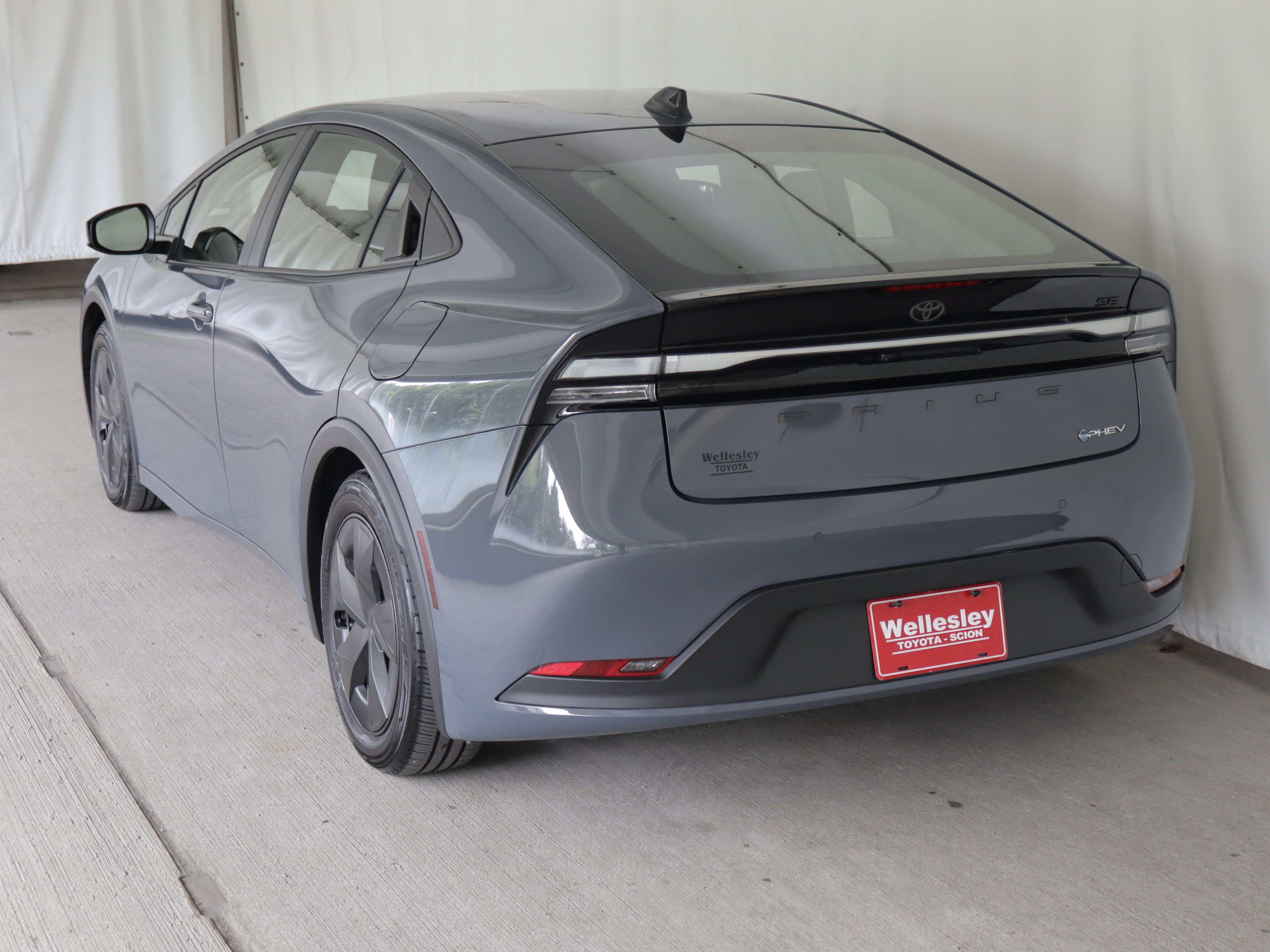 Used 2026 Toyota Prius Plug-In Hybrid FWD image 24