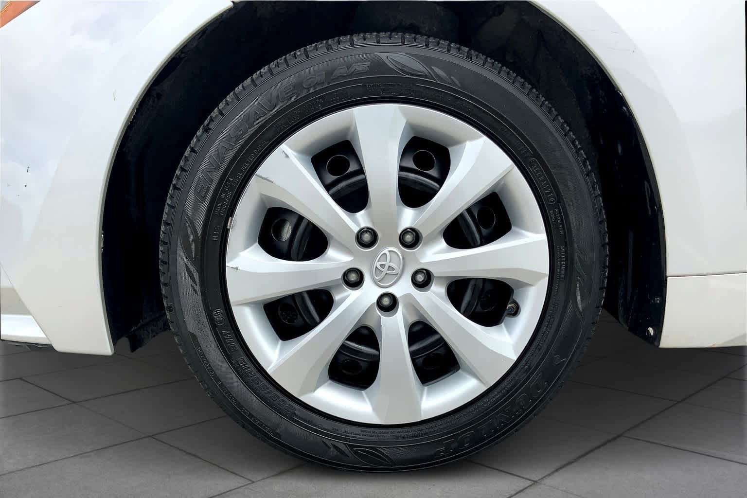 Used 2022 Toyota Corolla LE FWD image 11