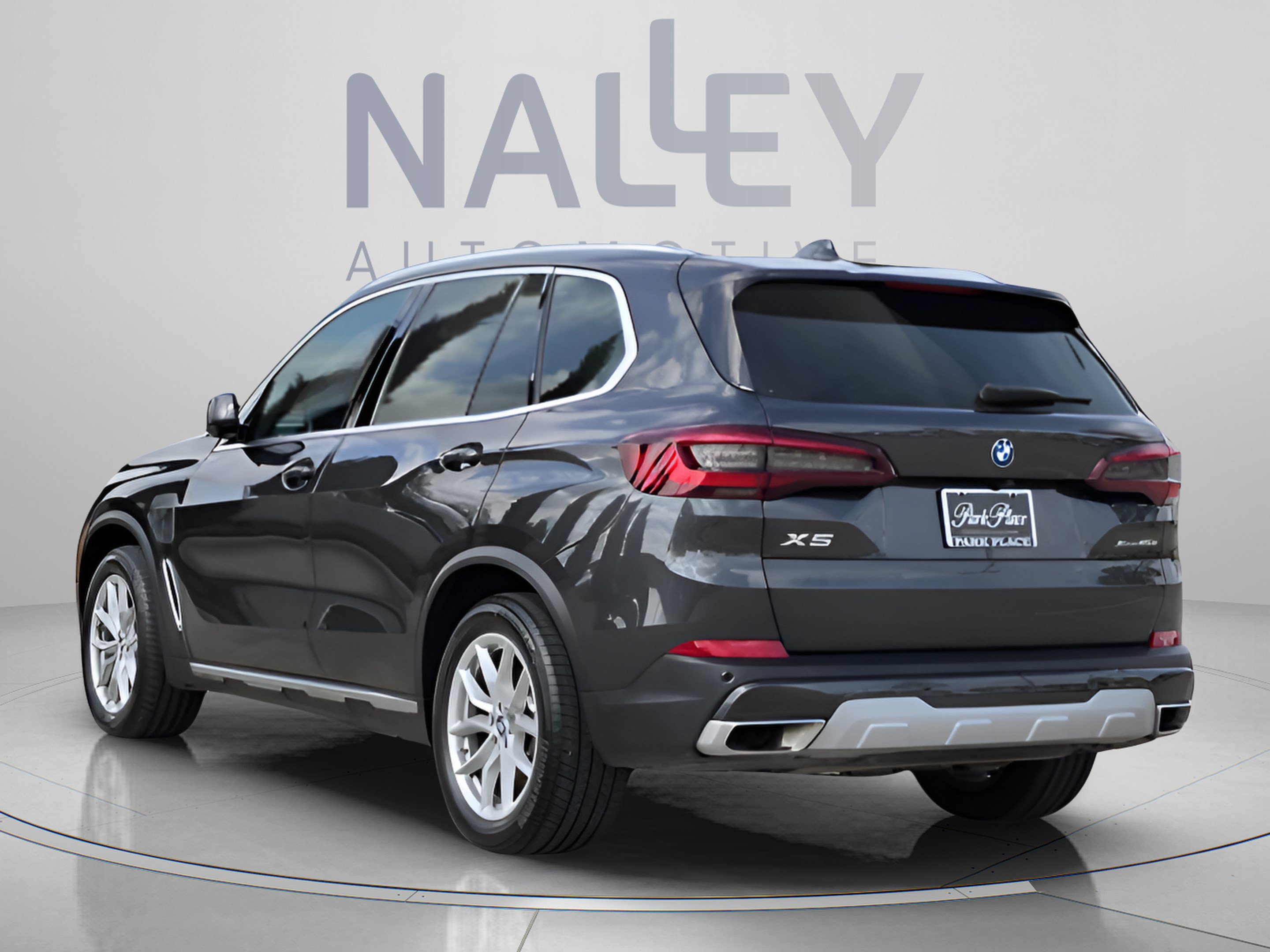 Used 2023 BMW X5 xDrive45e AWD/4WD image 3