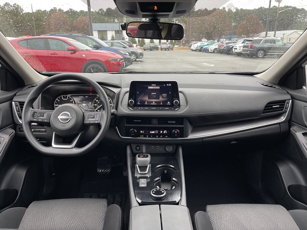 Used 2024 Nissan Rogue SV image 12