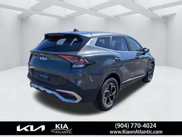 Used 2025 Kia Sportage LX image 3