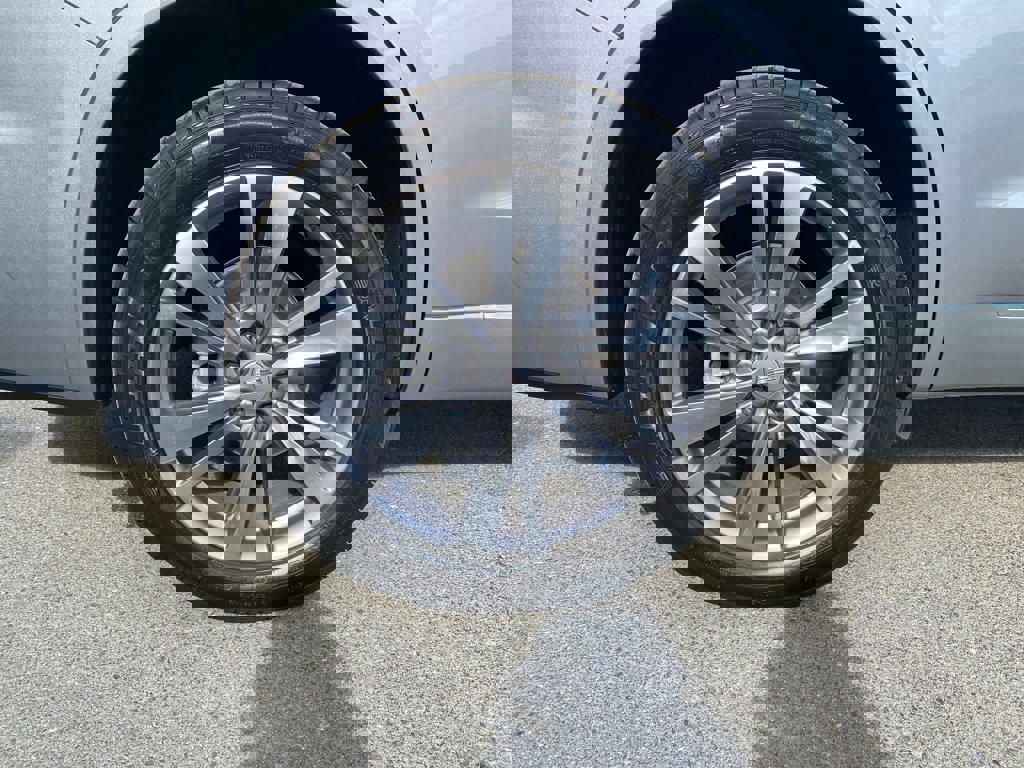 Used 2025 Cadillac XT6 Premium Luxury image 7