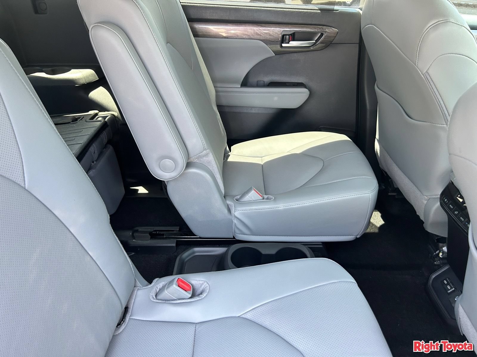 New 2026 Toyota Highlander Limited AWD/4WD image 15