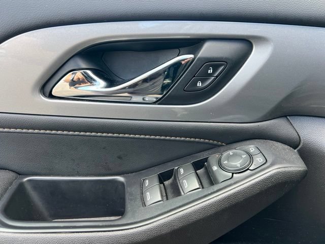 Used 2021 Chevrolet Traverse LT w/ LPO, Floor Liner Package AWD/4WD image 21