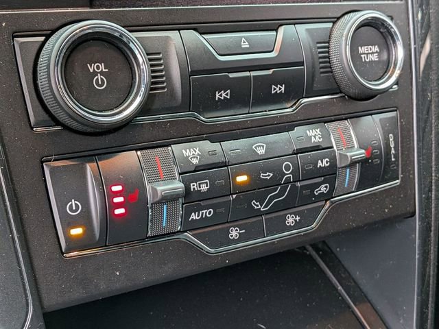 Used 2018 Ford Explorer XLT w/ Equipment Group 202A image 20