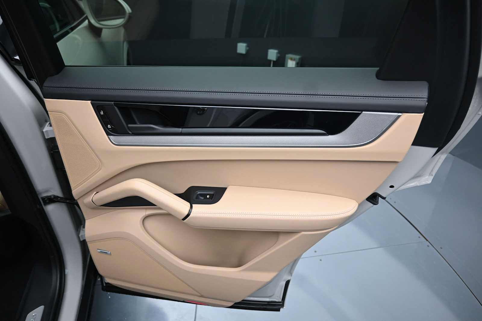 New 2026 Porsche Cayenne S AWD/4WD image 23
